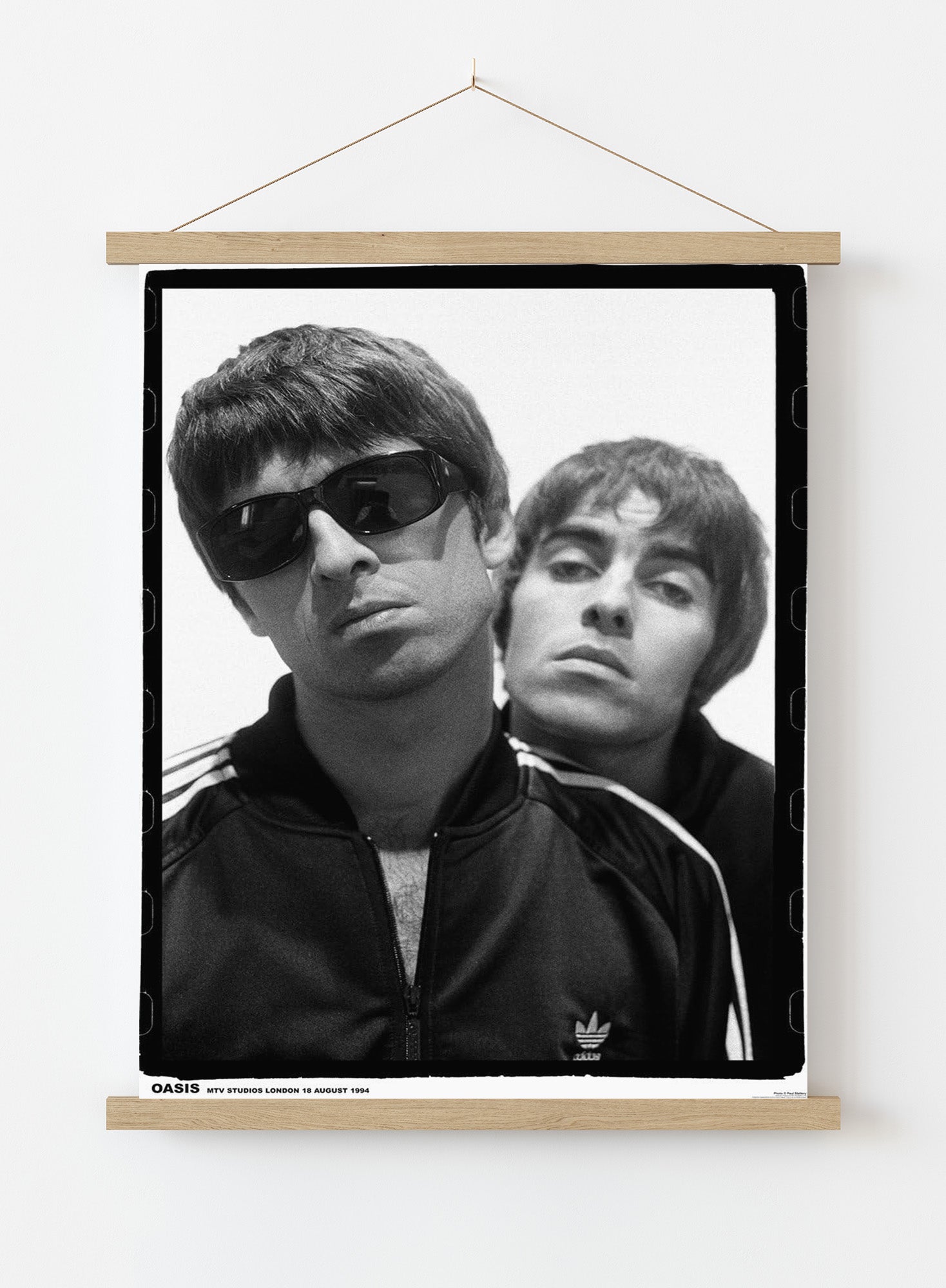 Oasis 1994 (A1 59.5x84cm) Poster – On the Wall