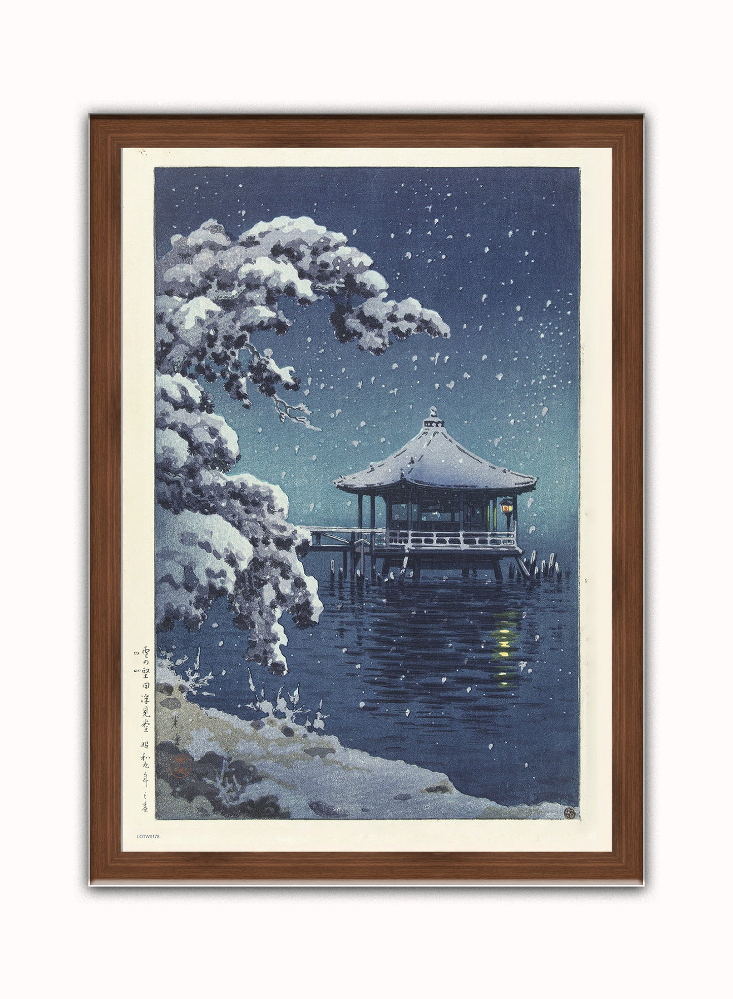 Snow at the Ukimido Japanese Poster by artist Tsuchiya Koitsu Print – artist Tsuchiya Koitsu Japanese Wall Art 50x70cm Dark Wood Frame