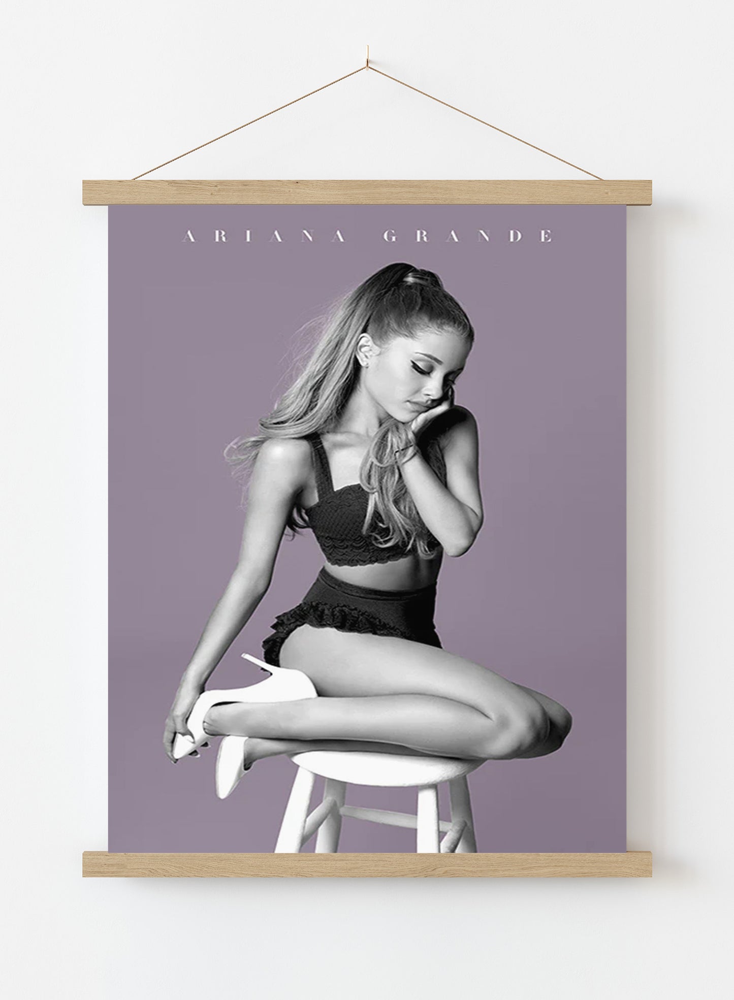 Ariana Grande - Pose 61 × 91.5cm Poster