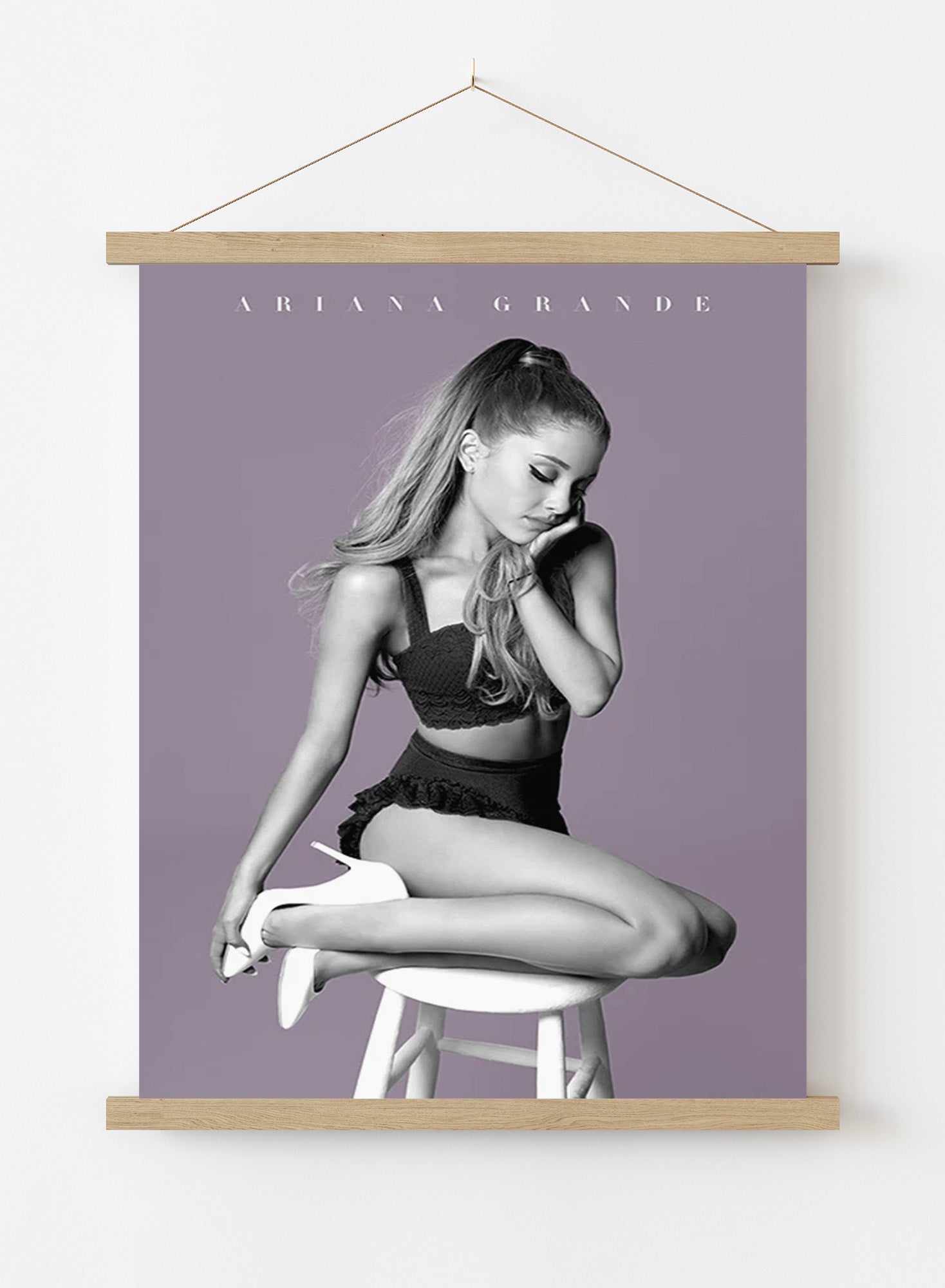 Ariana Grande - Pose 61 × 91.5cm Poster