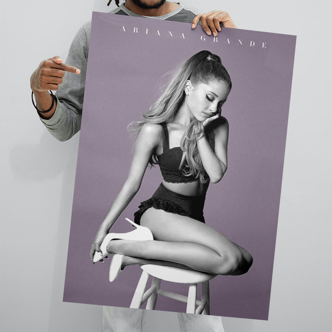 Ariana Grande - Pose 61 × 91.5cm Poster